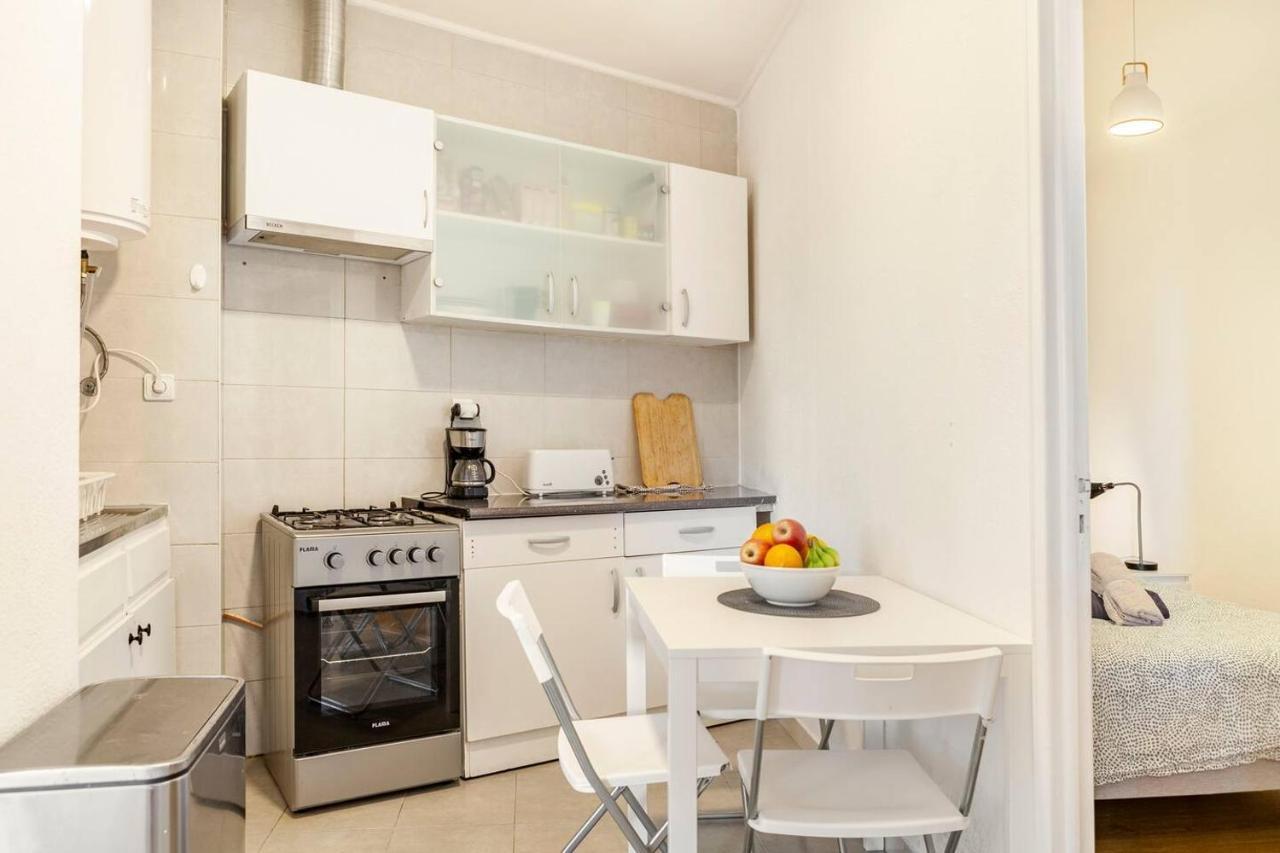 Relax In Lisbon For 4 People With Terrace And Parking Lejlighed Eksteriør billede