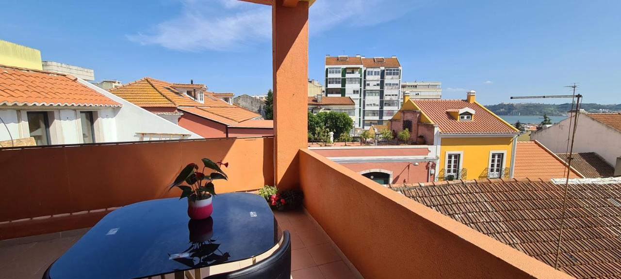 Relax In Lisbon For 4 People With Terrace And Parking Lejlighed Eksteriør billede